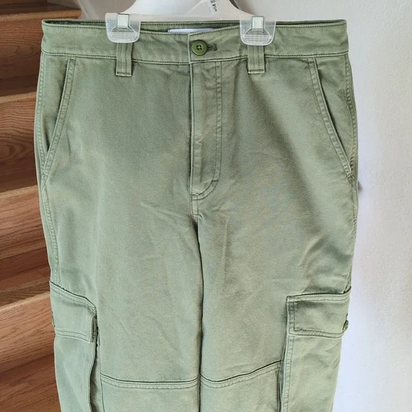 Aritzia TNA Green Women's Cargo Pants - Picture 3 of 10